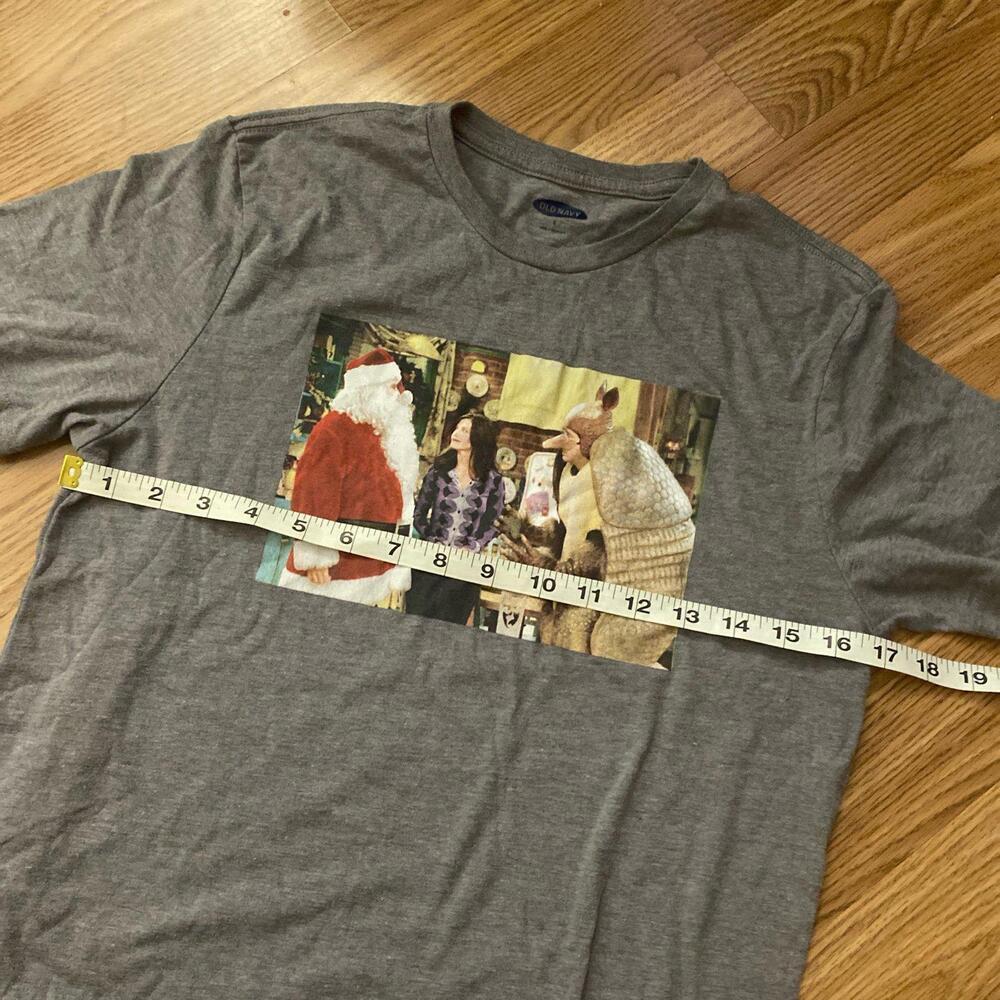 Friends Christmas T-Shirt Size Small - Picture 4 of 5